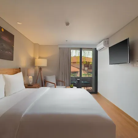Beachwalk Residence-2